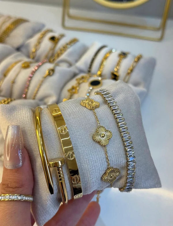 Goldy Bracelet Stack Set