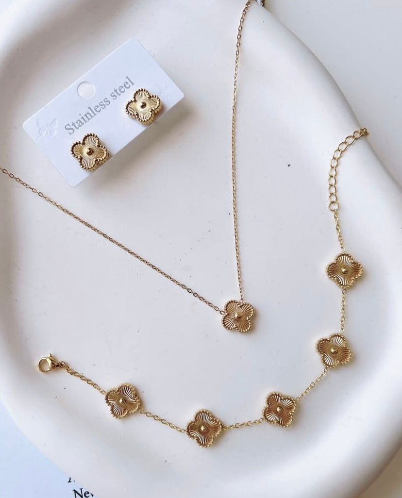 Golden Clover Set