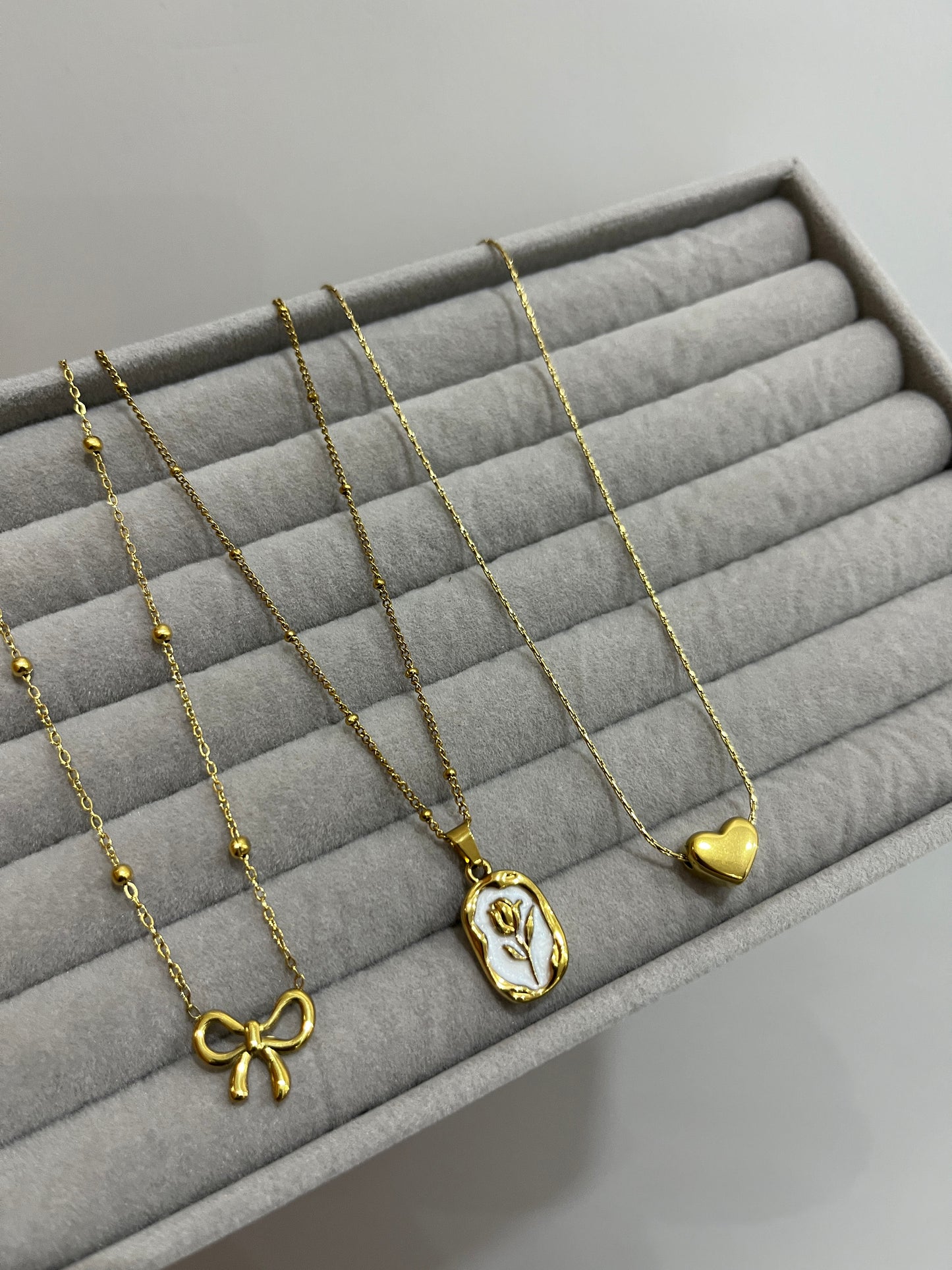 Deal of three necklace