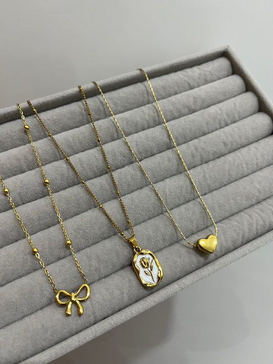 Deal of three necklace