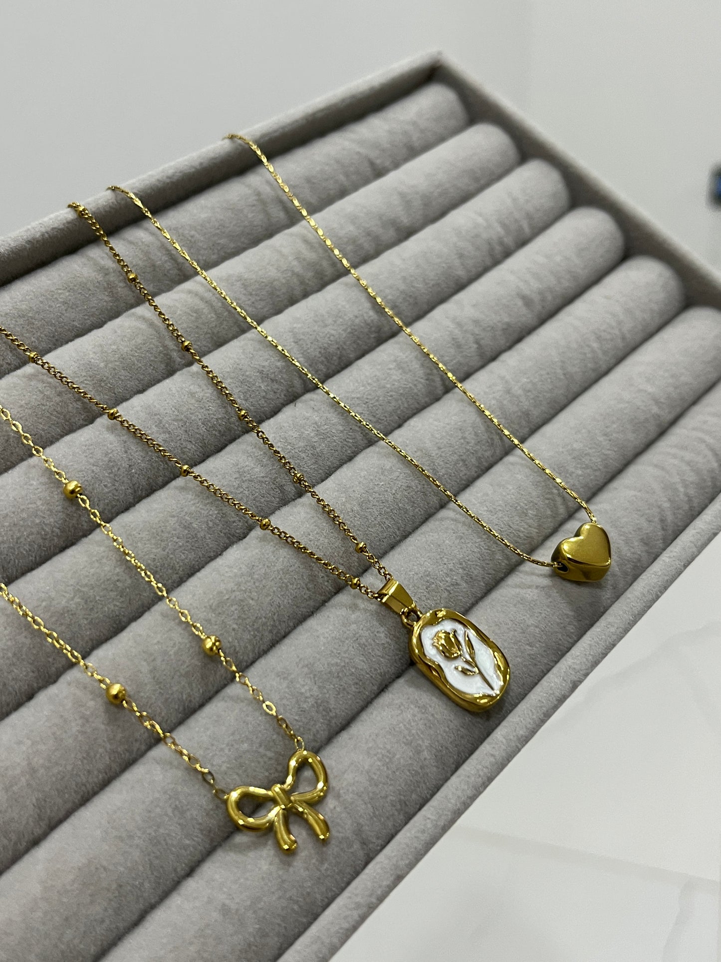 Deal of three necklace